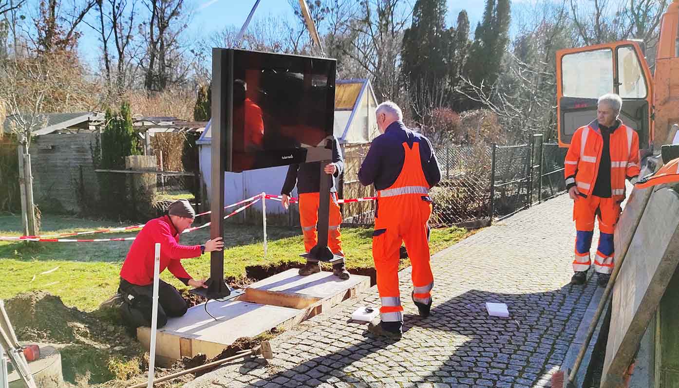 Die zweite digitale Anschlagtafel wird in der Wasservorstadt aufgebaut