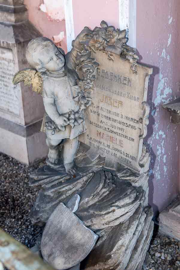 Burgschwaiger-Grab wird wieder hergestellt