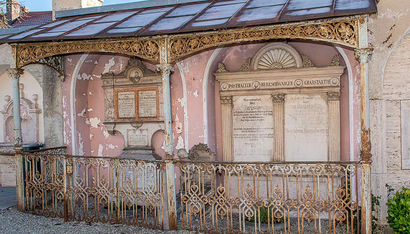 Burgschwaiger-Grab wird wieder hergestellt