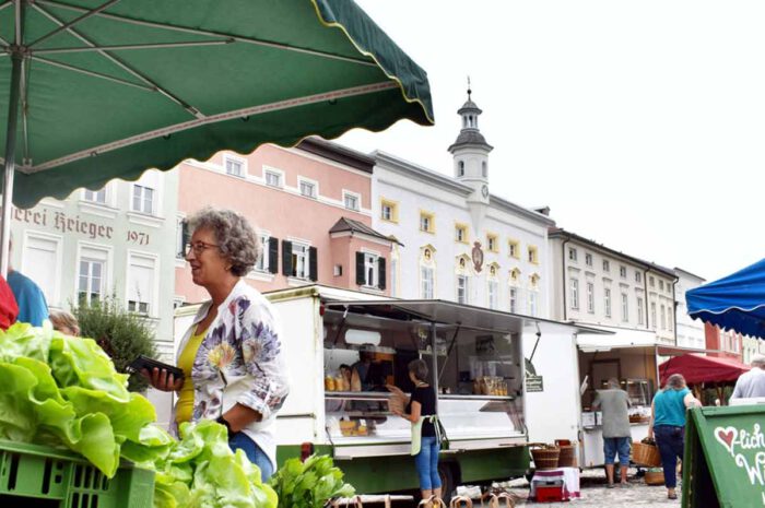 Bauernmartkt am Stadtplatz Tittmoning Saison 2024