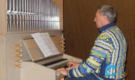 eine neue Orgel in der evangelischen Gnadenkirche in Tittmoning