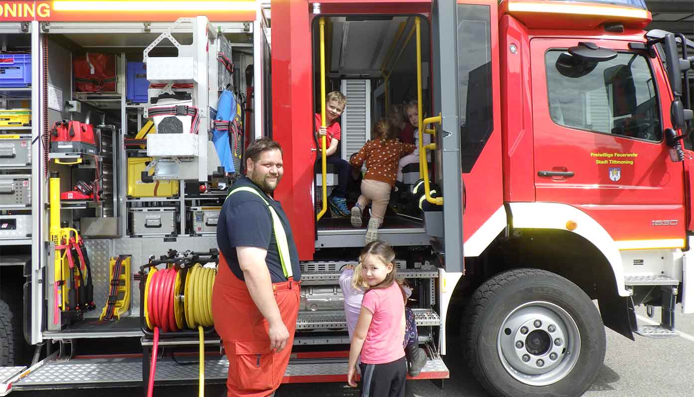 Die Kindergartenkinder erlebten einen lehrreichen und spannenden Tag bei der Feuerwehr Tittmoning.