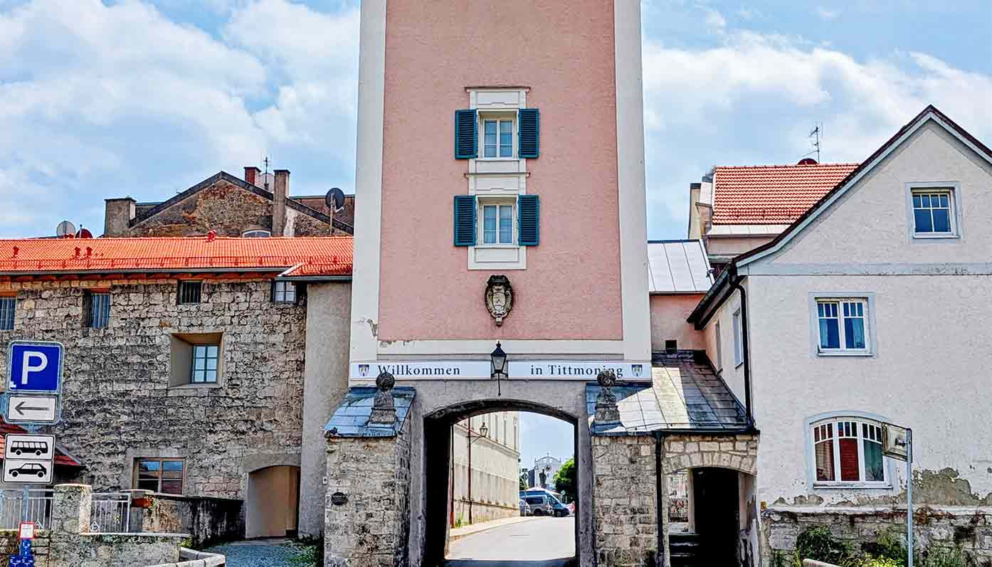 Burghauser Tor Vollsperrung B20 und Stadtplatz