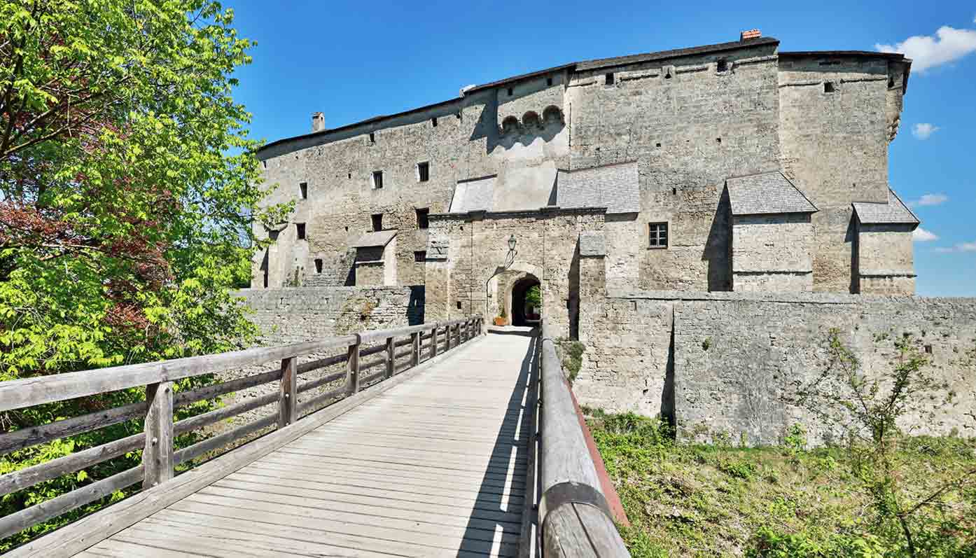 Führungen auf der Burg Tittmoning und Stadtführungen